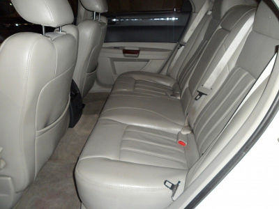 2007 Chrysler 300C  Base -
   Cars.com </title>
   <meta name="title" content="2007 Chrysler 300C  Base - Cars.com"/>
   <meta name="description" content="Listed on Cars.com