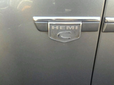 2006 Chrysler 300C  Base -
   Cars.com </title>
   <meta name="title" content="2006 Chrysler 300C  Base - Cars.com"/>
   <meta name="description" content="Listed on Cars.com