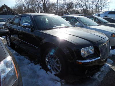 2007 Chrysler 300C  Base -
   Cars.com </title>
   <meta name="title" content="2007 Chrysler 300C  Base - Cars.com"/>
   <meta name="description" content="Listed on Cars.com