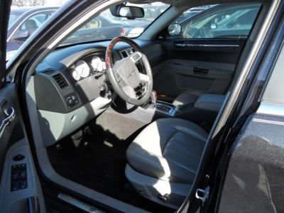 2007 Chrysler 300C  Base -
   Cars.com </title>
   <meta name="title" content="2007 Chrysler 300C  Base - Cars.com"/>
   <meta name="description" content="Listed on Cars.com