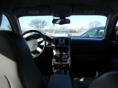 2007 Chrysler 300C  Base -
   Cars.com </title>
   <meta name="title" content="2007 Chrysler 300C  Base - Cars.com"/>
   <meta name="description" content="Listed on Cars.com