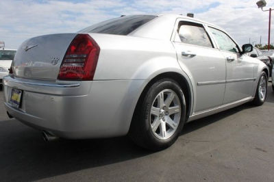 2006 Chrysler 300C  Base -
   Cars.com </title>
   <meta name="title" content="2006 Chrysler 300C  Base - Cars.com"/>
   <meta name="description" content="Listed on Cars.com