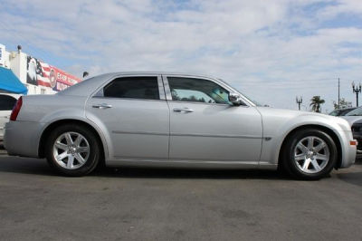 2006 Chrysler 300C  Base -
   Cars.com </title>
   <meta name="title" content="2006 Chrysler 300C  Base - Cars.com"/>
   <meta name="description" content="Listed on Cars.com