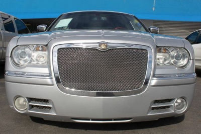 2006 Chrysler 300C  Base -
   Cars.com </title>
   <meta name="title" content="2006 Chrysler 300C  Base - Cars.com"/>
   <meta name="description" content="Listed on Cars.com