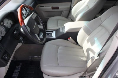 2006 Chrysler 300C  Base -
   Cars.com </title>
   <meta name="title" content="2006 Chrysler 300C  Base - Cars.com"/>
   <meta name="description" content="Listed on Cars.com