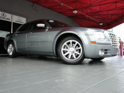 2006 Chrysler 300C  Base -
   Cars.com </title>
   <meta name="title" content="2006 Chrysler 300C  Base - Cars.com"/>
   <meta name="description" content="Listed on Cars.com