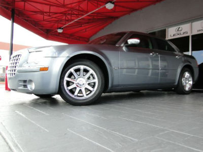 2006 Chrysler 300C  Base -
   Cars.com </title>
   <meta name="title" content="2006 Chrysler 300C  Base - Cars.com"/>
   <meta name="description" content="Listed on Cars.com