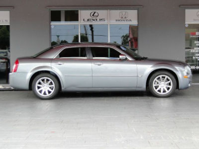 2006 Chrysler 300C  Base -
   Cars.com </title>
   <meta name="title" content="2006 Chrysler 300C  Base - Cars.com"/>
   <meta name="description" content="Listed on Cars.com