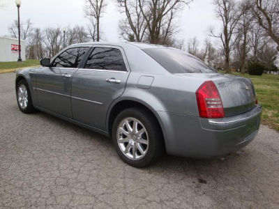 2007 Chrysler 300C  Base -
   Cars.com </title>
   <meta name="title" content="2007 Chrysler 300C  Base - Cars.com"/>
   <meta name="description" content="Listed on Cars.com