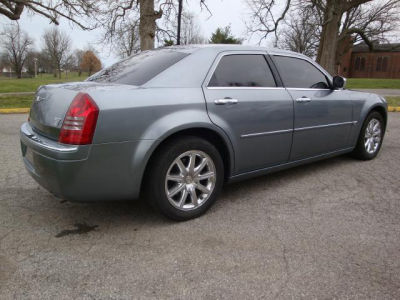 2007 Chrysler 300C  Base -
   Cars.com </title>
   <meta name="title" content="2007 Chrysler 300C  Base - Cars.com"/>
   <meta name="description" content="Listed on Cars.com
