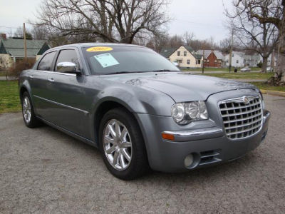 2007 Chrysler 300C  Base -
   Cars.com </title>
   <meta name="title" content="2007 Chrysler 300C  Base - Cars.com"/>
   <meta name="description" content="Listed on Cars.com