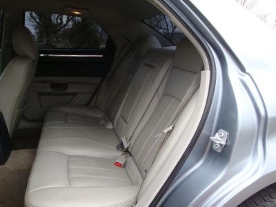 2007 Chrysler 300C  Base -
   Cars.com </title>
   <meta name="title" content="2007 Chrysler 300C  Base - Cars.com"/>
   <meta name="description" content="Listed on Cars.com
