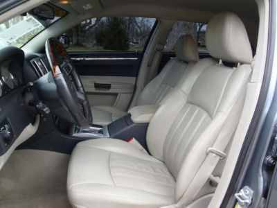 2007 Chrysler 300C  Base -
   Cars.com </title>
   <meta name="title" content="2007 Chrysler 300C  Base - Cars.com"/>
   <meta name="description" content="Listed on Cars.com