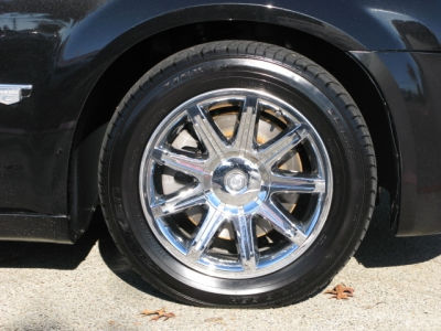 2006 Chrysler 300C  Base -
   Cars.com </title>
   <meta name="title" content="2006 Chrysler 300C  Base - Cars.com"/>
   <meta name="description" content="Listed on Cars.com