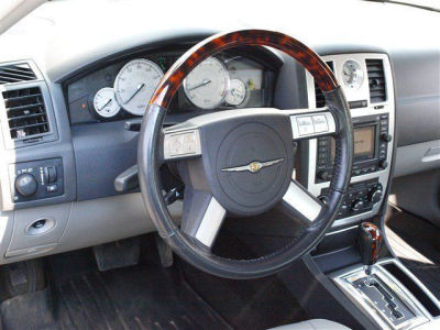 2006 Chrysler 300C  Base -
   Cars.com </title>
   <meta name="title" content="2006 Chrysler 300C  Base - Cars.com"/>
   <meta name="description" content="Listed on Cars.com