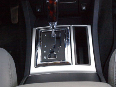 2006 Chrysler 300C  Base -
   Cars.com </title>
   <meta name="title" content="2006 Chrysler 300C  Base - Cars.com"/>
   <meta name="description" content="Listed on Cars.com