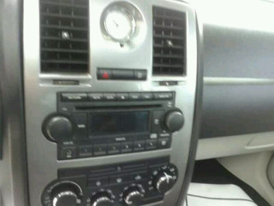 2007 Chrysler 300C  Base -
   Cars.com </title>
   <meta name="title" content="2007 Chrysler 300C  Base - Cars.com"/>
   <meta name="description" content="Listed on Cars.com