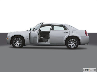 2005 Chrysler 300C  Base -
   Cars.com </title>
   <meta name="title" content="2005 Chrysler 300C  Base - Cars.com"/>
   <meta name="description" content="Listed on Cars.com