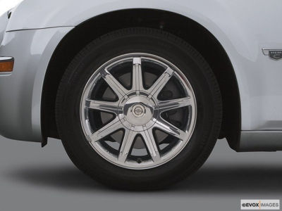 2005 Chrysler 300C  Base -
   Cars.com </title>
   <meta name="title" content="2005 Chrysler 300C  Base - Cars.com"/>
   <meta name="description" content="Listed on Cars.com