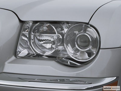 2005 Chrysler 300C  Base -
   Cars.com </title>
   <meta name="title" content="2005 Chrysler 300C  Base - Cars.com"/>
   <meta name="description" content="Listed on Cars.com