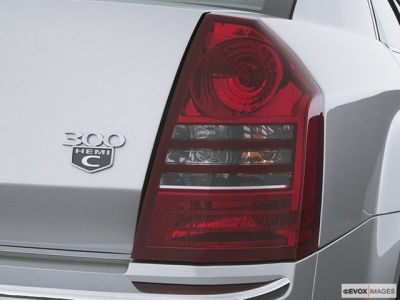 2005 Chrysler 300C  Base -
   Cars.com </title>
   <meta name="title" content="2005 Chrysler 300C  Base - Cars.com"/>
   <meta name="description" content="Listed on Cars.com