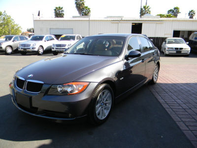 2006 BMW 325  i