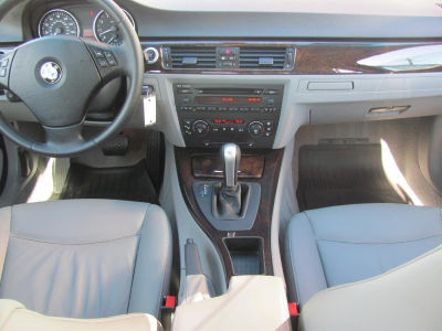 2006 BMW 325  xi