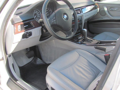 2006 BMW 325  xi