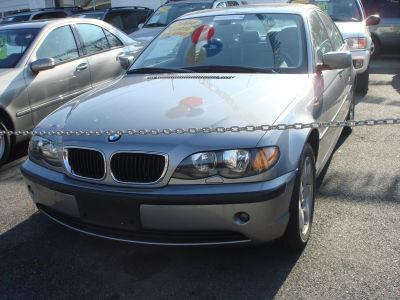 2004 BMW 325  xi