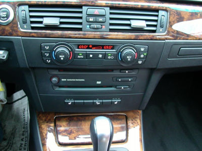 2006 BMW 325  xi