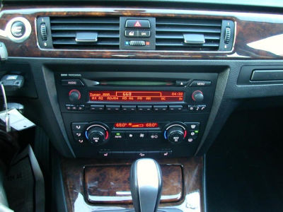 2006 BMW 325  xi