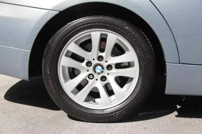 2006 BMW 325  i