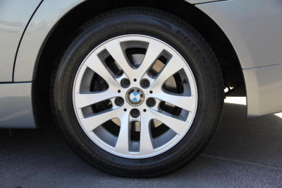 2006 BMW 325  i