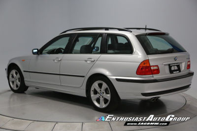 2004 BMW 325  xiT