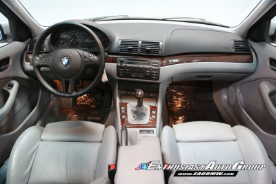 2004 BMW 325  xiT