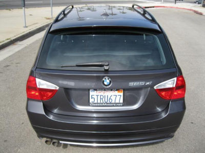 2006 BMW 325  xiT