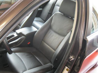 2006 BMW 325  xiT