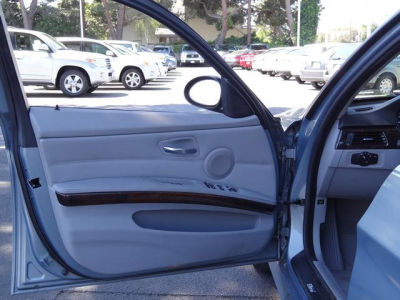 2006 BMW 325  i