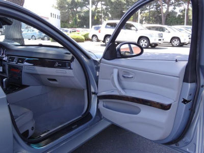 2006 BMW 325  i