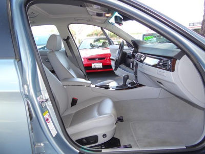 2006 BMW 325  i