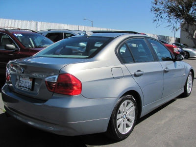 2006 BMW 325  i