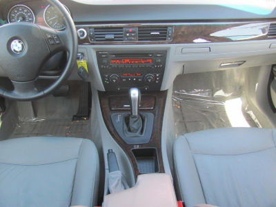 2006 BMW 325  i