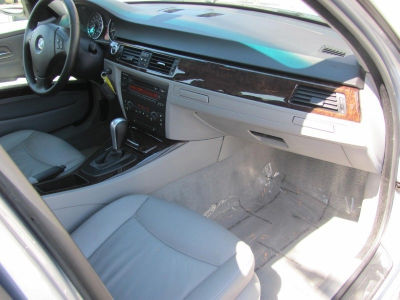 2006 BMW 325  i