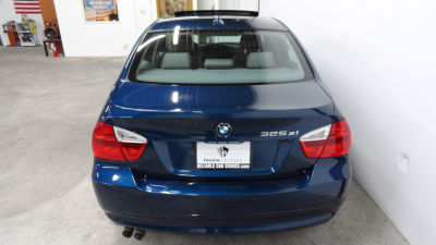 2006 BMW 325  xi