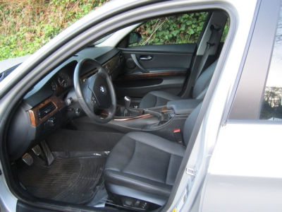 2006 BMW 325  i