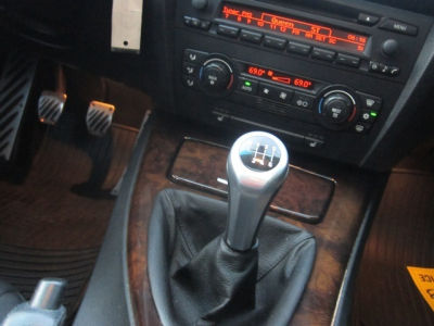 2006 BMW 325  i