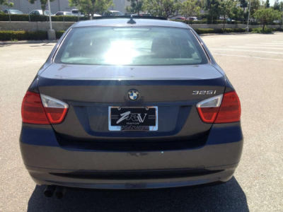 2006 BMW 325  i