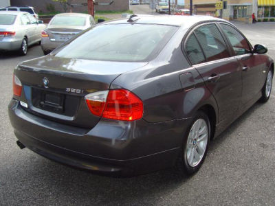 2006 BMW 325  i