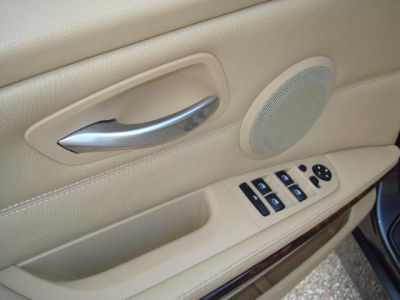 2006 BMW 325  i