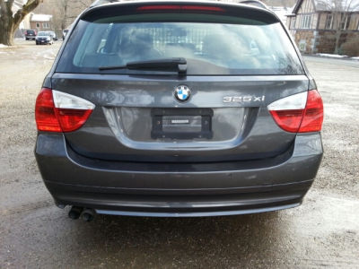 2006 BMW 325  xiT
